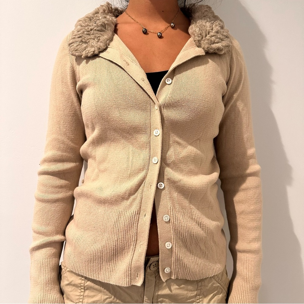 Cozy Beige Cardigan with Faux Fur Collar